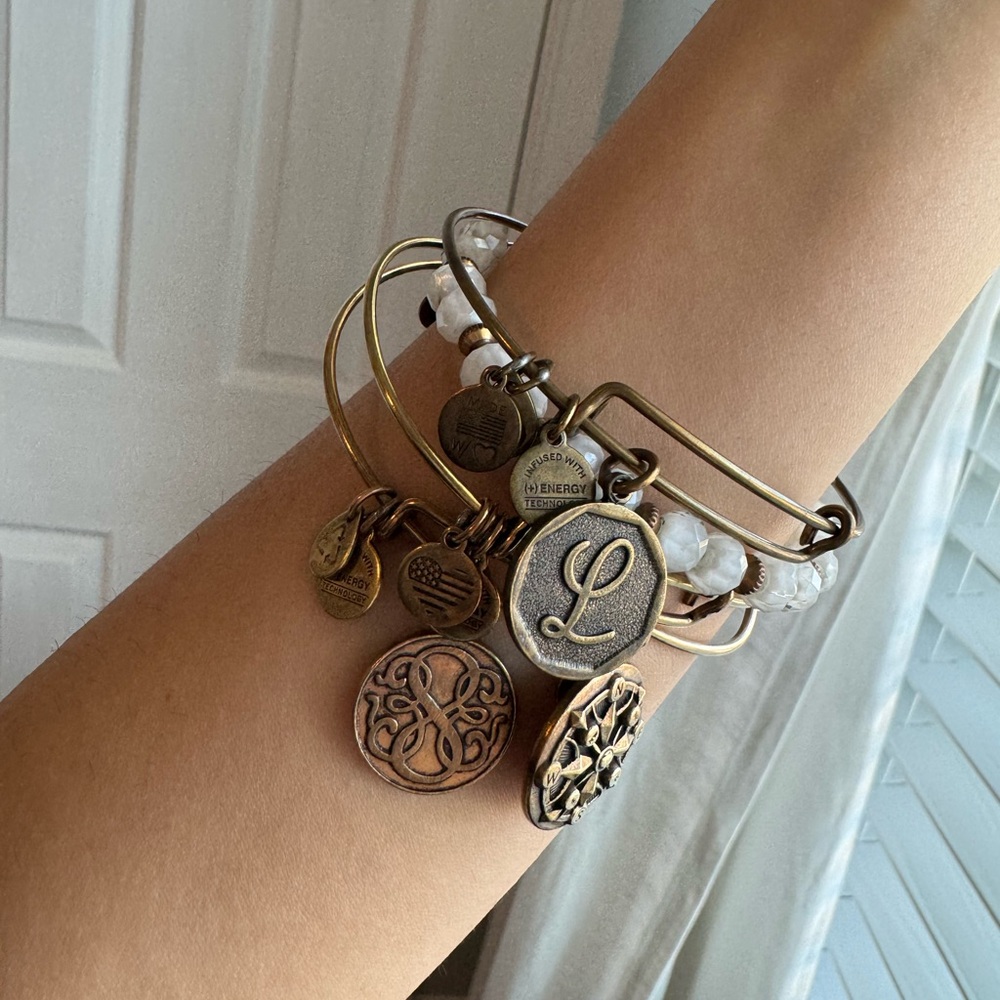 Alex and Ani Compass Bracelet - Picture 4 of 6